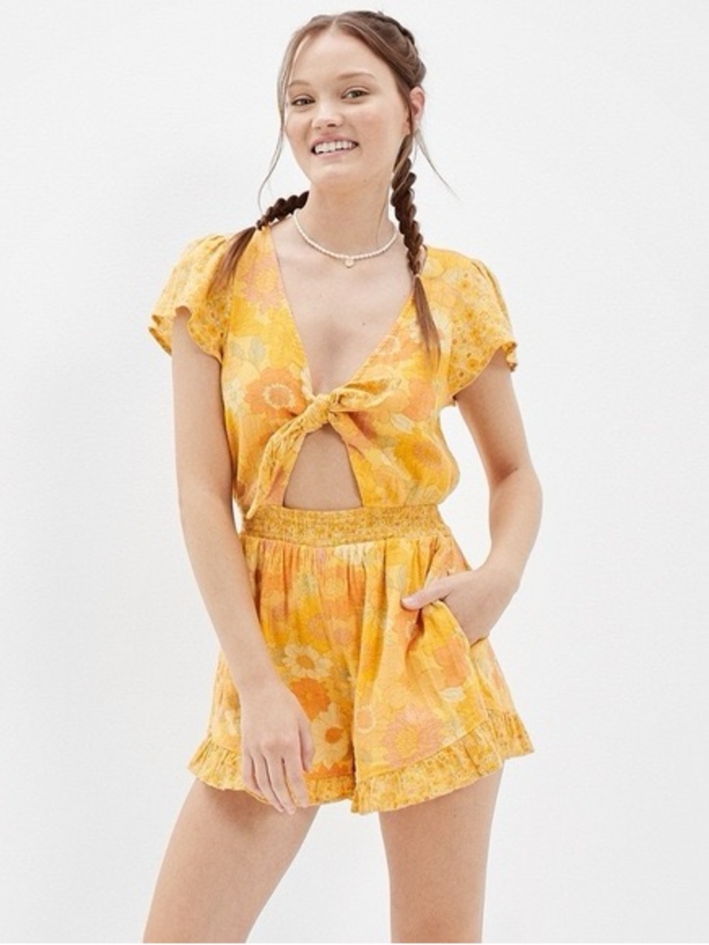American Eagle Floral Tow Front Boho Chic Romper Women’s size Medium